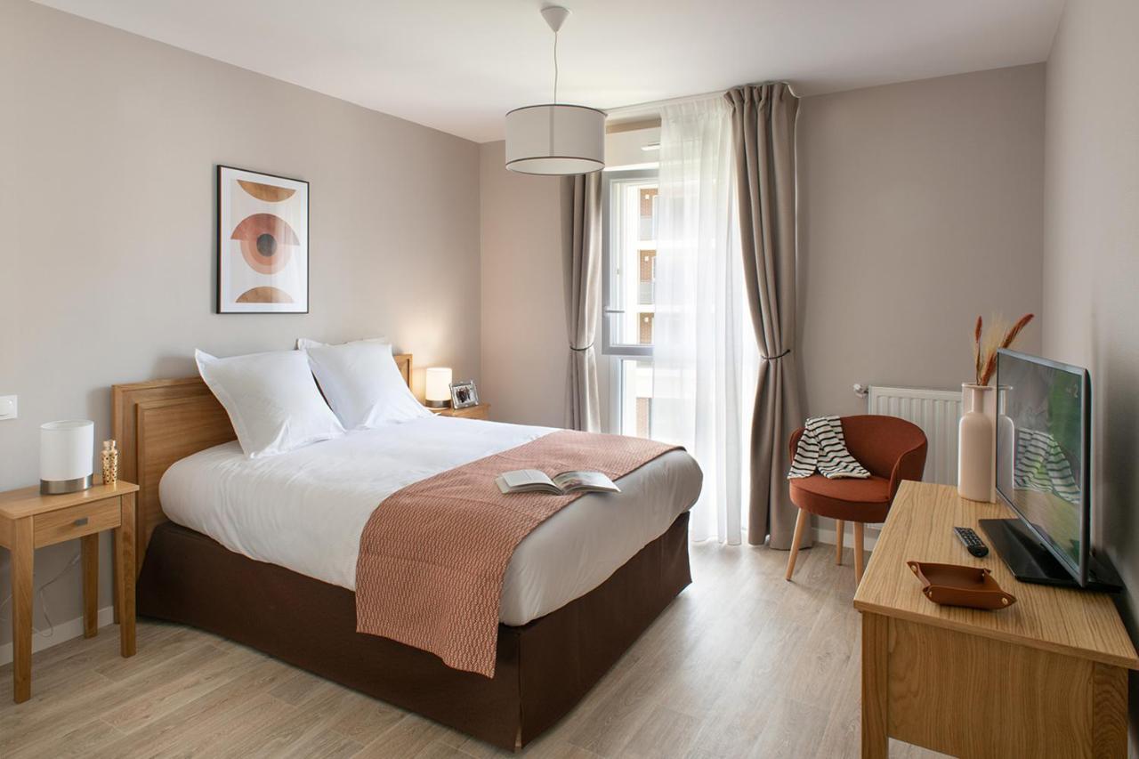 Le Criterium Lejlighedshotel Ecouflant Eksteriør billede