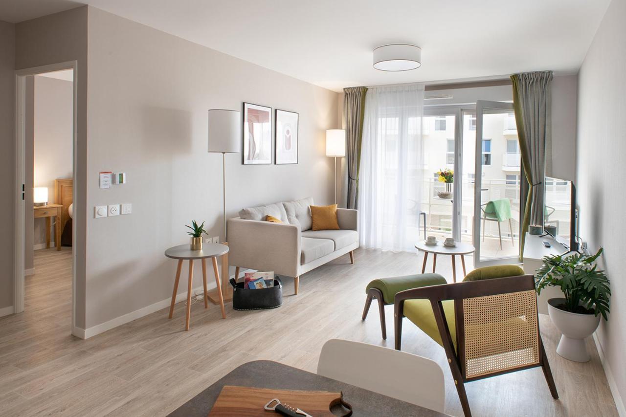Le Criterium Lejlighedshotel Ecouflant Eksteriør billede